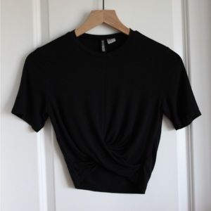 h&m black crop top